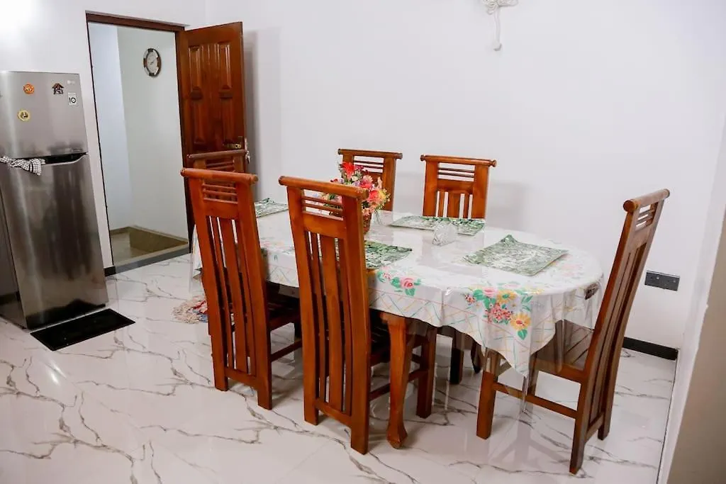Nyaraló Charming Home Near The Beach Negombo