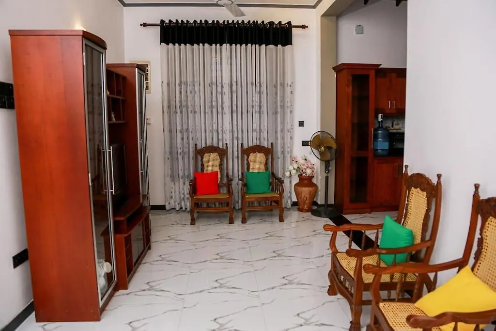 Charming Home Near The Beach Negombo Nyaraló