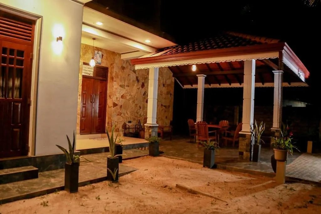 Charming Home Near The Beach Negombo
