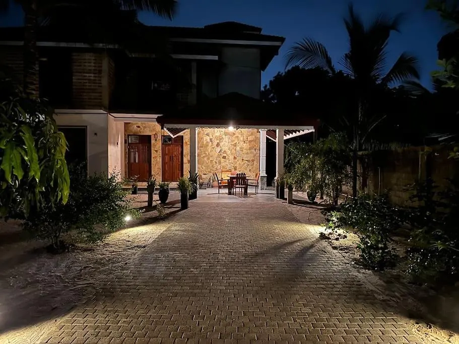 Charming Home Near The Beach Negombo