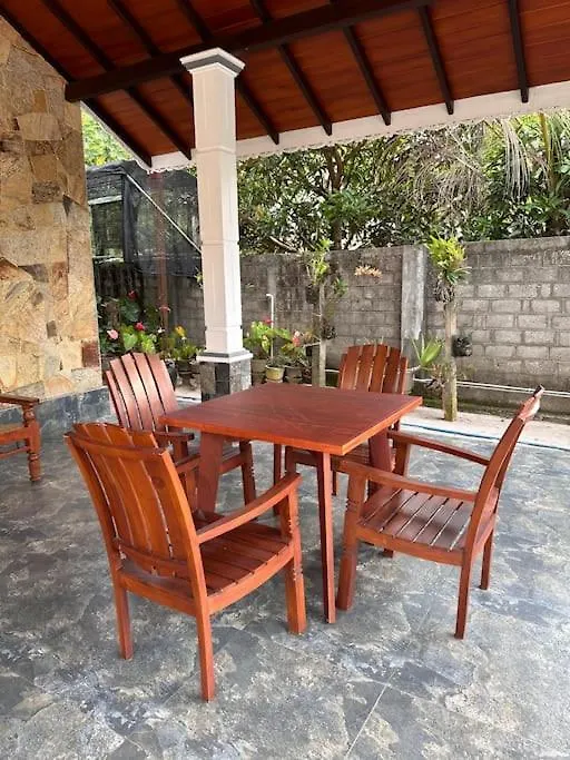 Charming Home Near The Beach Negombo Nyaraló