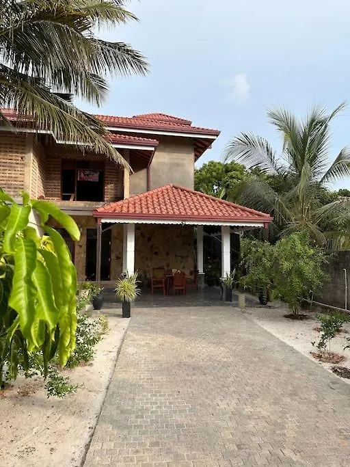 Charming Home Near The Beach Negombo